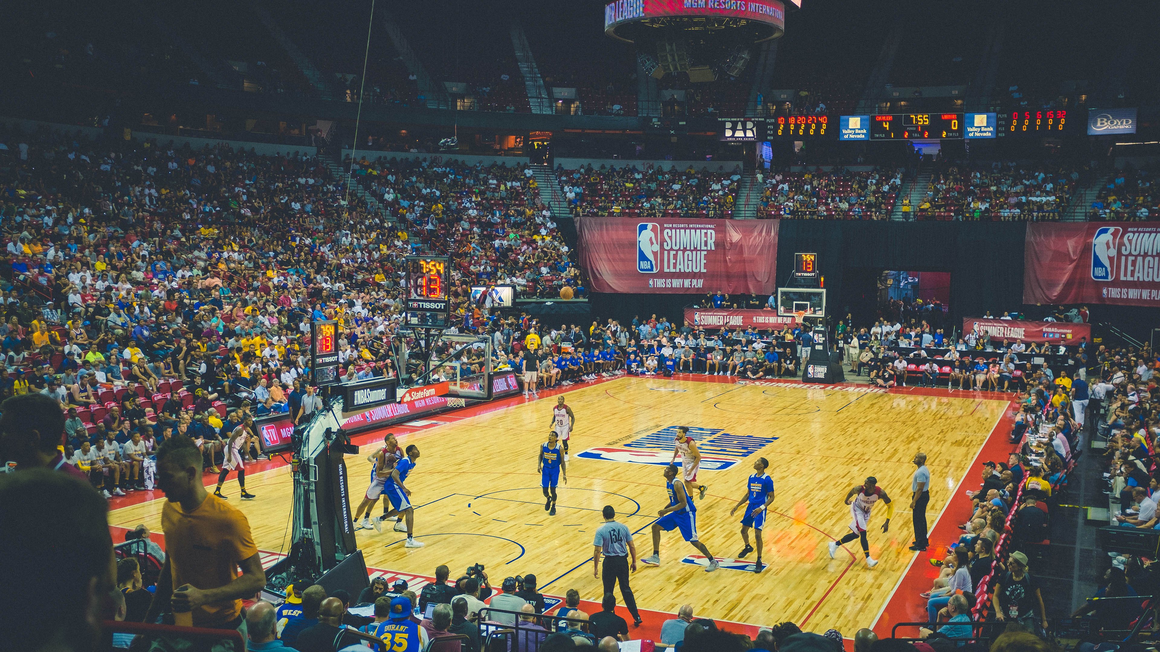 今夜足总杯焦点战！巴黎圣日耳曼迎战费城76人，横扫或上演